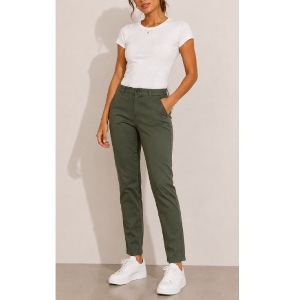 Violets & Roses Women's Olive Green Slim Tapered Chino Pants Size 6/28